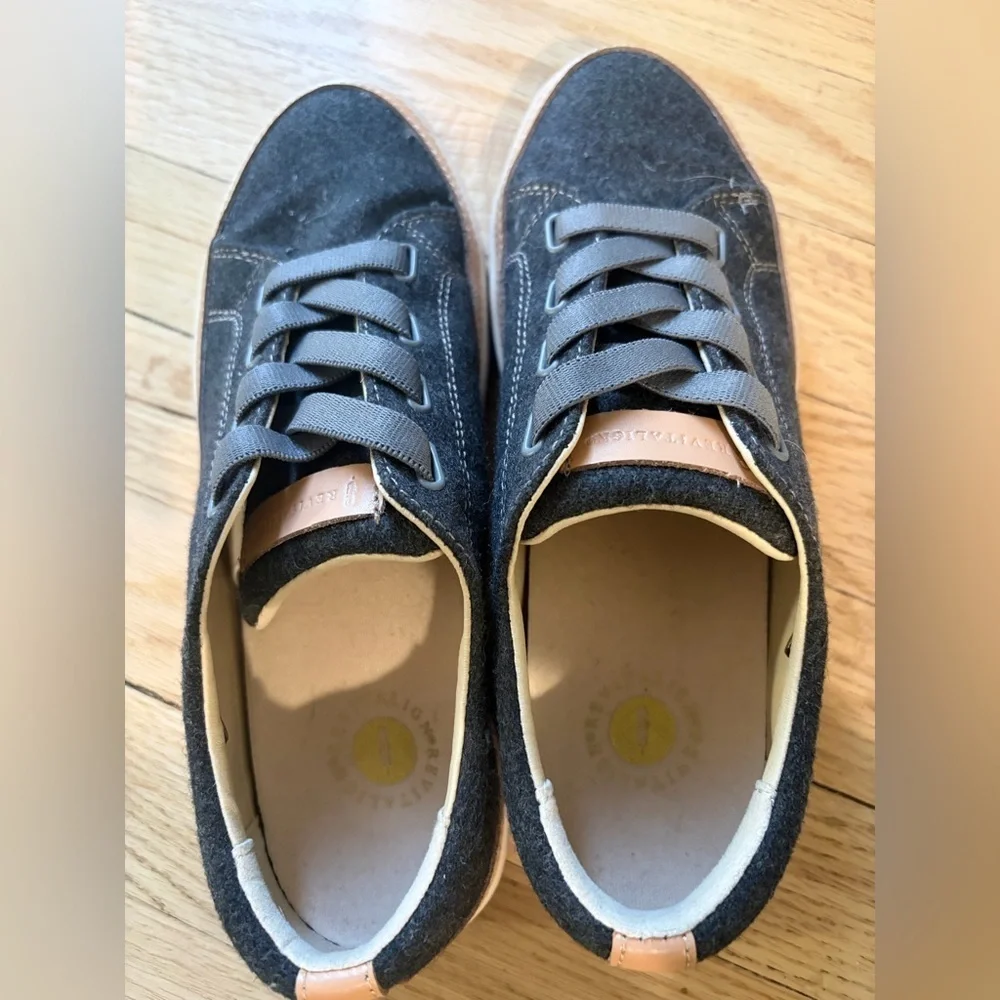 REVITALIGN Charcoal and Beige Women’s Sneakers Size 7.5